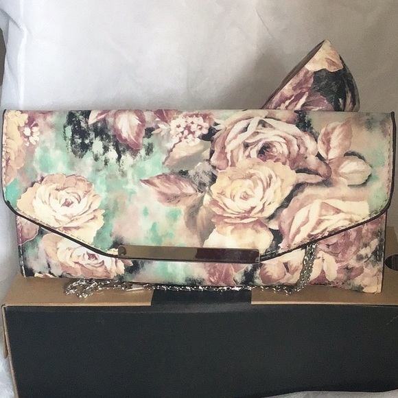 Floral platform heels with matching envelope purse - Picture 2 of 2